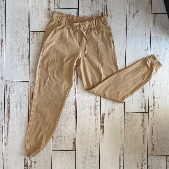 LuluLemon Joggers - Picture 1 of 5